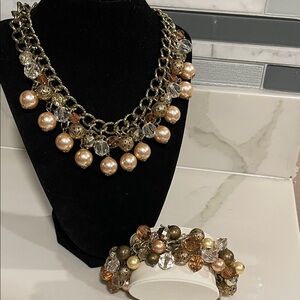 Elegant Gold and Pearl Necklace and Bracelet Set